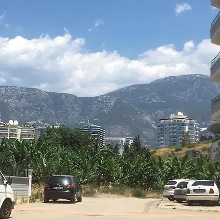 Simsek Apartman * Махмутлар