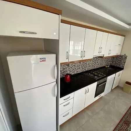 Simsek Apartman Махмутлар